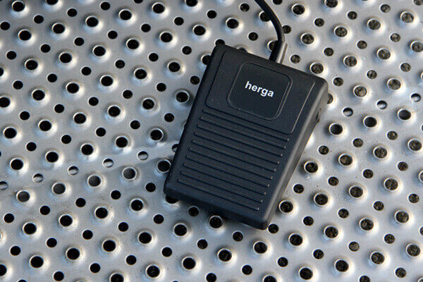 Fussschalter zum Drehen des Korbes